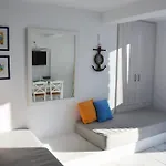 White Blue & Lejlighed