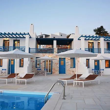 White Blue & パロス島